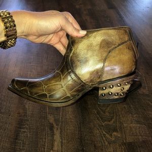 Beautiful Ariat women’s ankle boot